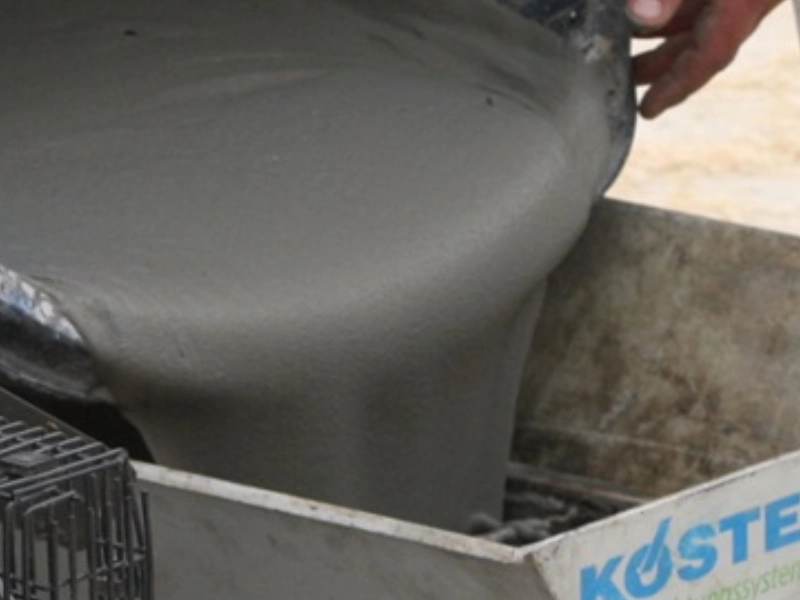 application de KÖSTER Betomor Multi A sur une surface en béton