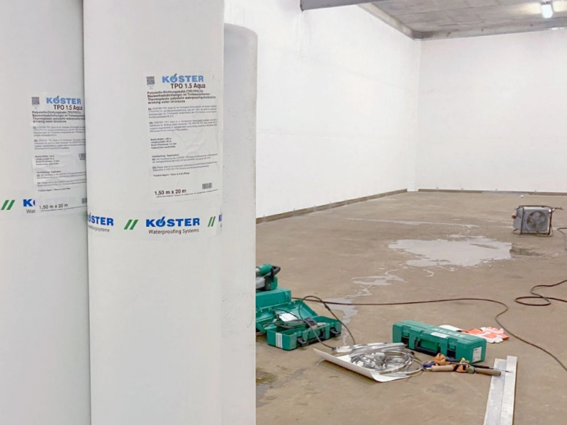 Soudure des lés de membrane KÖSTER TPO Aqua